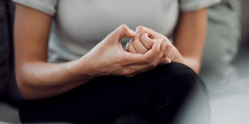 Как перестать бороться с тревогой и начать её понимать: практические инструкции